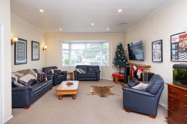 Photo of property in 7 Mill Road, Clive, 4102