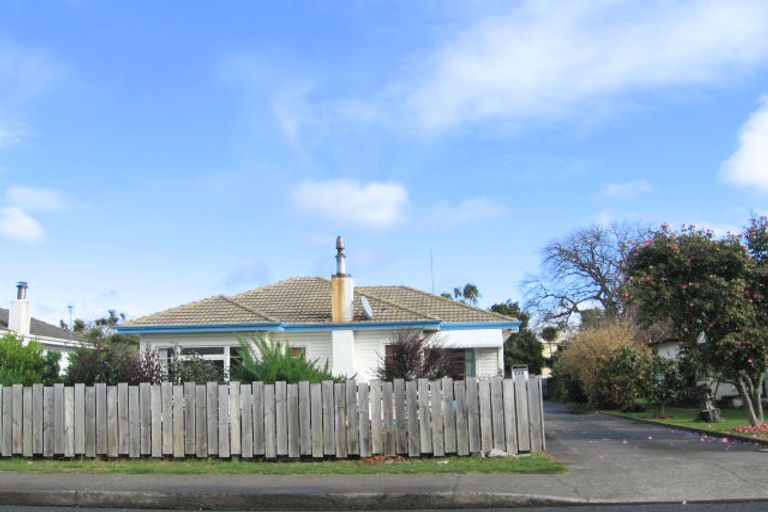 Photo of property in 223 Grove Road, Mayfair, Hastings, 4122