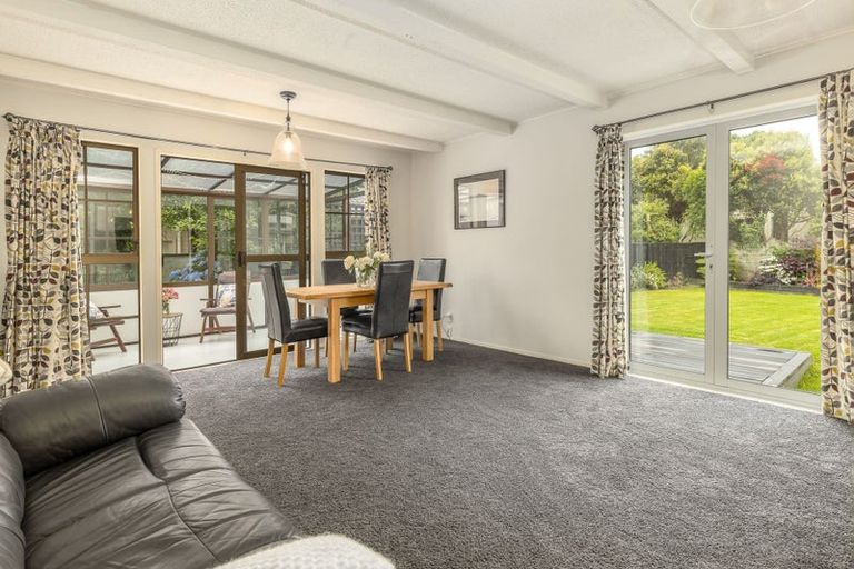 Photo of property in 261 Te Moana Road, Waikanae, 5036
