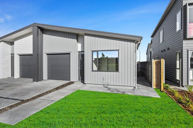 Photo of property in 13 Aquamarine Road, Rosehill, Papakura, 2113
