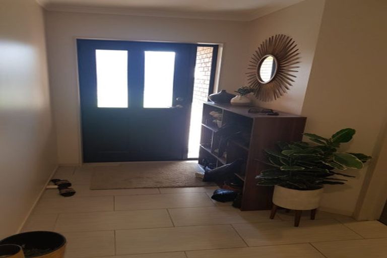 Photo of property in 70 Westgate Drive, Massey, Auckland, 0614