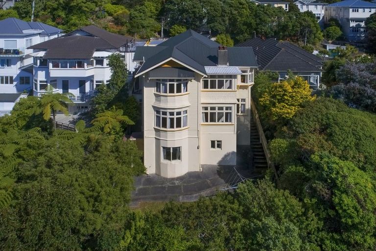 Photo of property in 9 Waiteata Road, Kelburn, Wellington, 6012