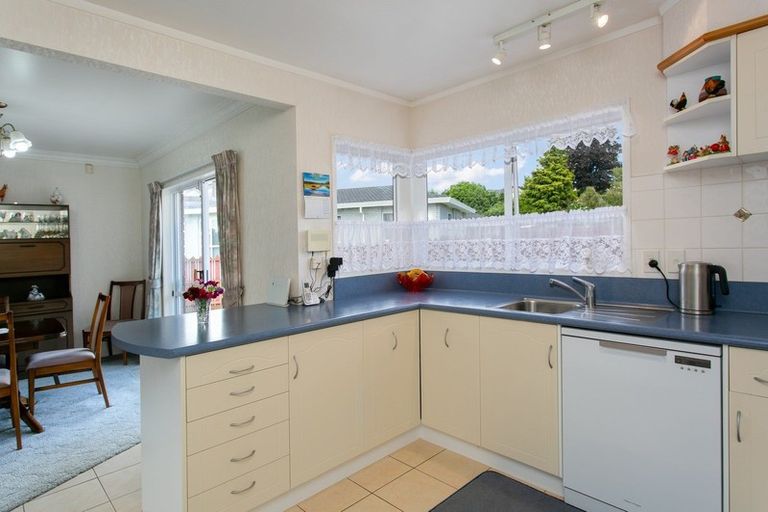 Photo of property in 31 Sheridan Crescent, Leamington, Cambridge, 3432