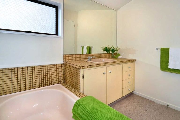 Photo of property in 1/10 Rembrandt Place, Burnside, Christchurch, 8053