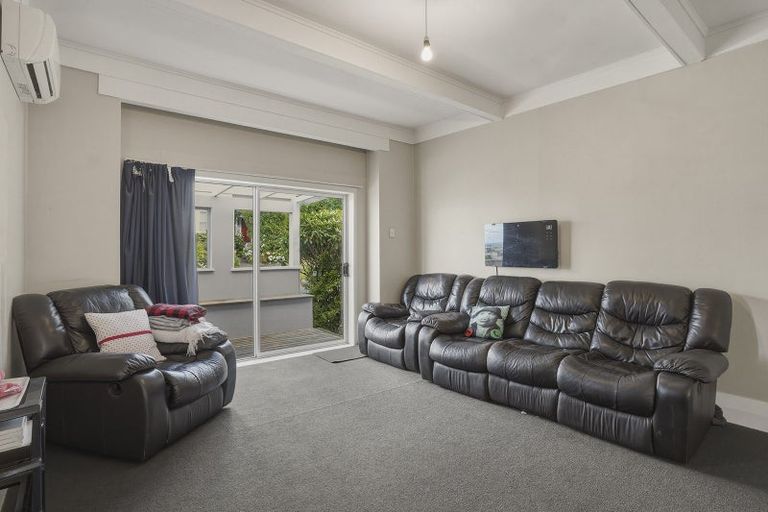 Photo of property in 18 Lachlan Avenue, North Dunedin, Dunedin, 9016