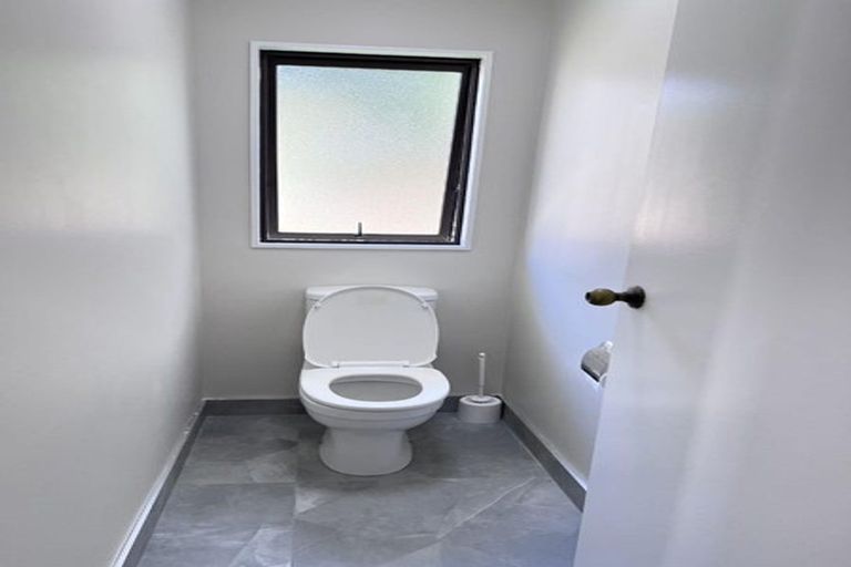 Photo of property in 35a Fairdene Avenue, Henderson, Auckland, 0610