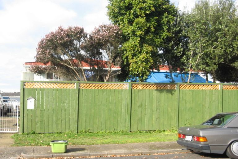 Photo of property in 4 Olive Street, Manurewa, Auckland, 2102