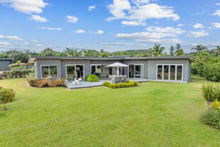 Photo of property in 4 Coral Place, Matapouri, Whangarei, 0173
