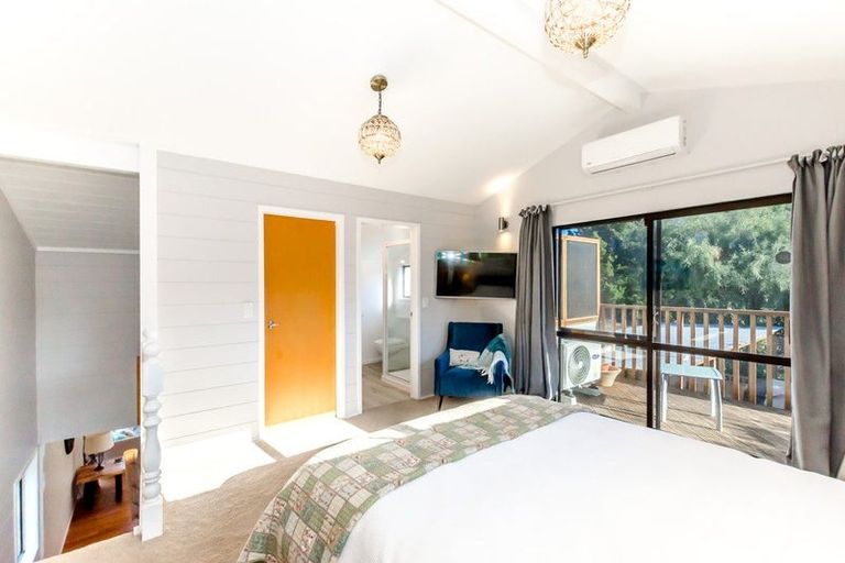 Photo of property in 15 Tiromoana Road, Raumati South, Paraparaumu, 5032