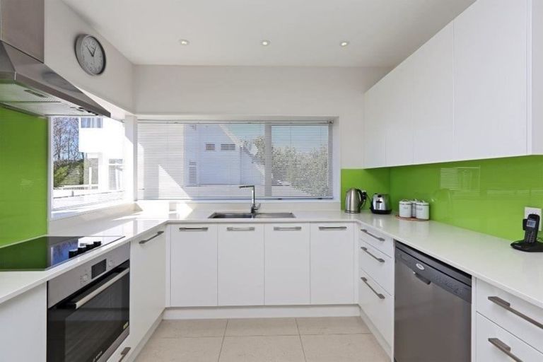 Photo of property in 8 Gilray Place, Waimarama, 4294