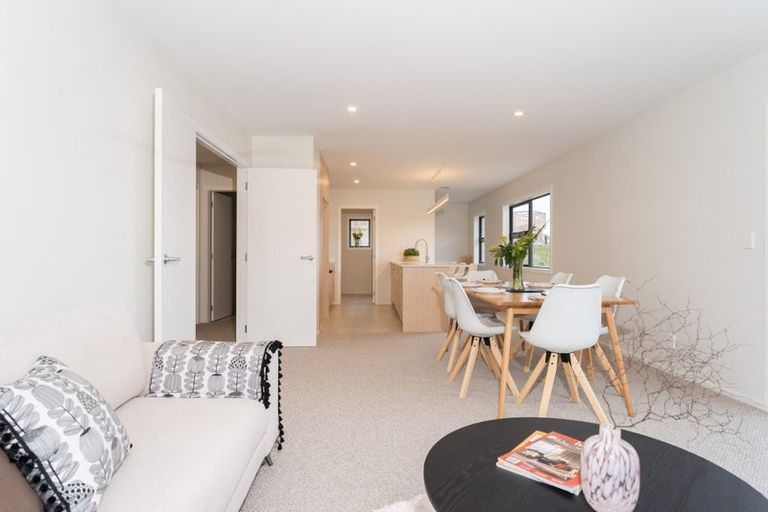 Photo of property in 50 Farnworth Terrace, Glenside, Wellington, 6037