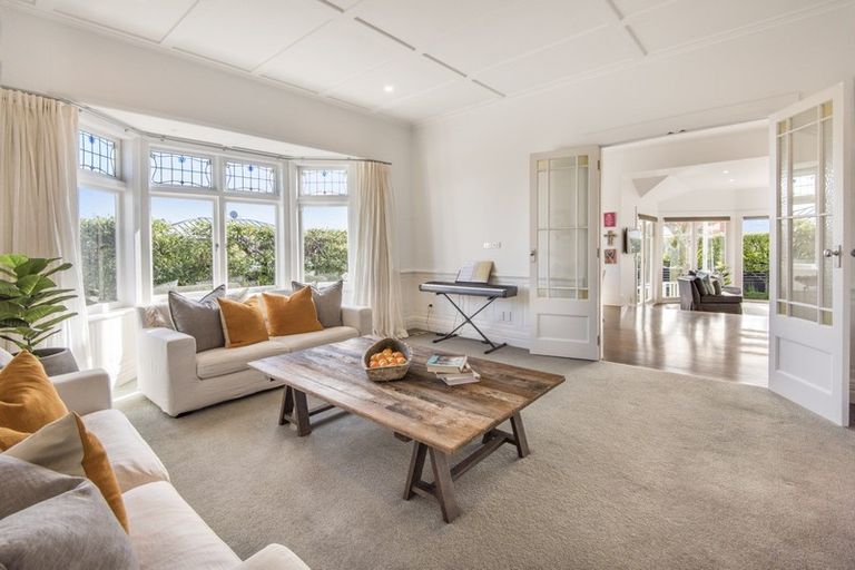 Photo of property in 242 Lake Road, Hauraki, Auckland, 0622