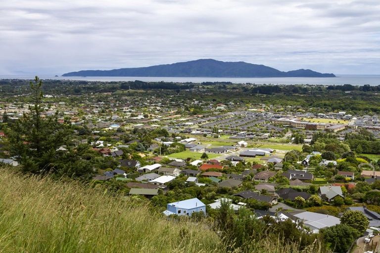 Photo of property in 28 Wilson Way, Waikanae, 5036