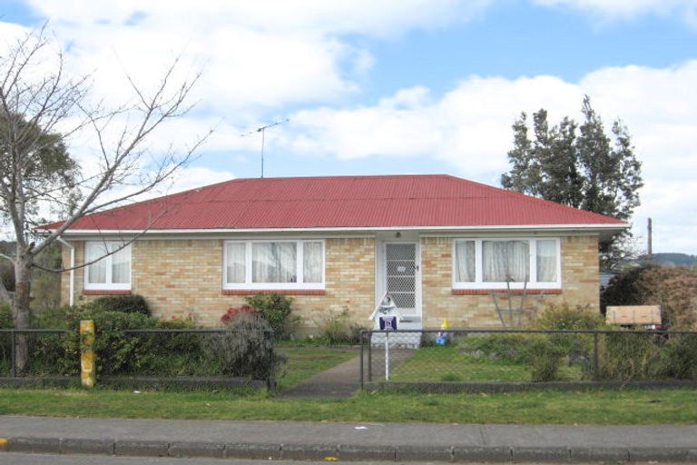 Photo of property in 2/66 Sutton Crescent, Papakura, 2110