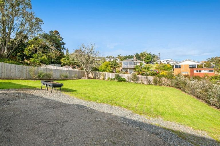 Photo of property in 16 St James Avenue, Helensville, 0800