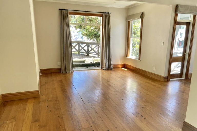 Photo of property in 16 Glenbervie Terrace, Thorndon, Wellington, 6011