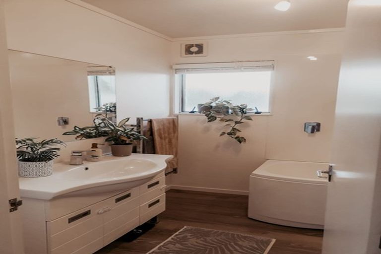 Photo of property in 15 The Bollard, Whitby, Porirua, 5024