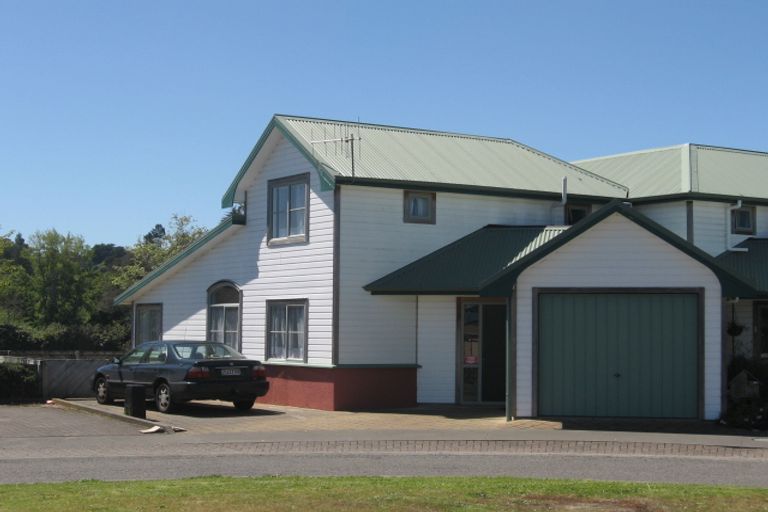 Photo of property in 1 Saint Georges Gate, Whanganui, 4500