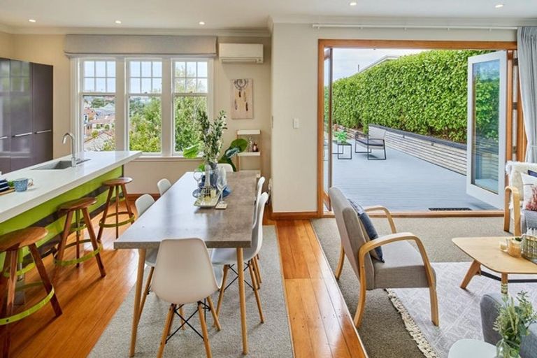 Photo of property in 110 Wexford Road, Miramar, Wellington, 6022