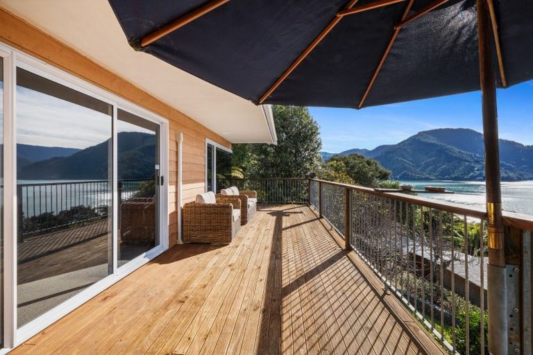 Photo of property in 674 Moetapu Bay Road, Moetapu Bay, Picton, 7282