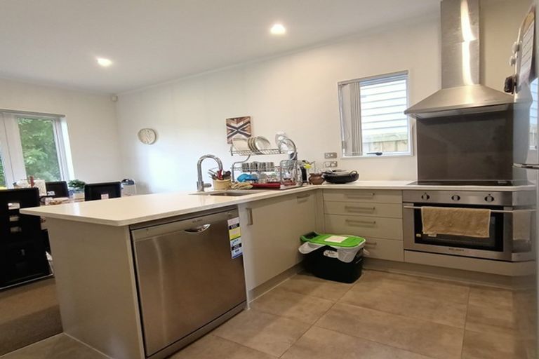 Photo of property in 71 Grove Road, Papakura, 2110