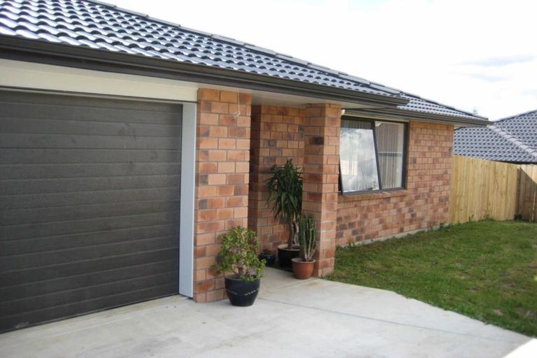 Photo of property in 51 Tiriwa Drive, Massey, Auckland, 0614
