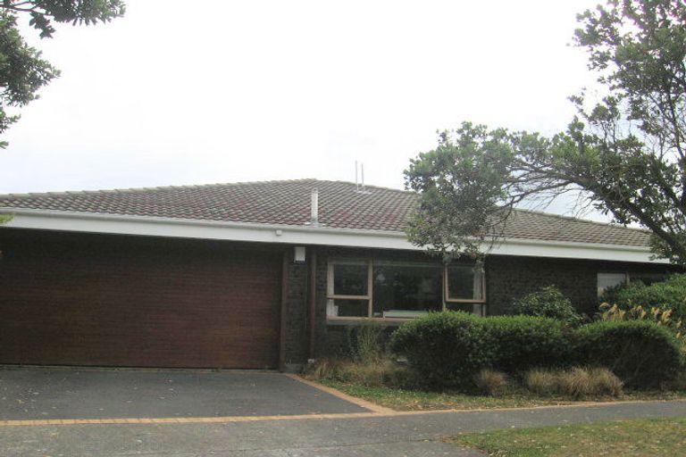 Photo of property in 37 Kaikoura Street, Maupuia, Wellington, 6022