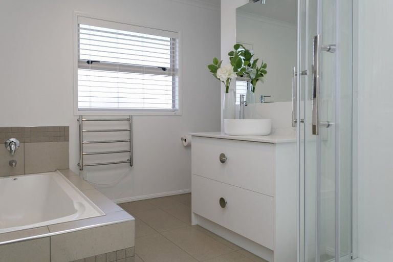 Photo of property in 14 Ernest Kemp Rise, Wharewaka, Taupo, 3330