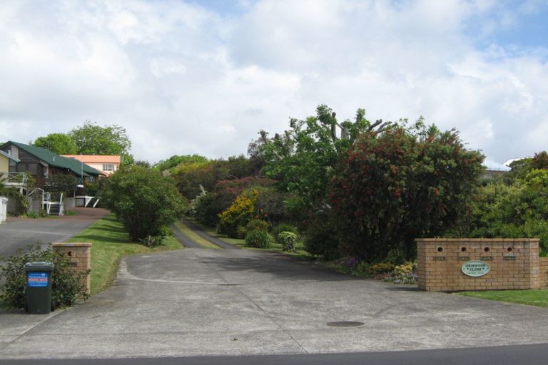 Photo of property in 896 Whangaparaoa Road, Manly, Whangaparaoa, 0930