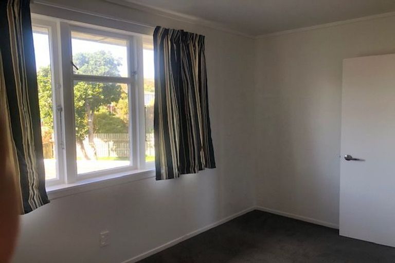 Photo of property in 31ab Kokiri Crescent, Waitangirua, Porirua, 5024