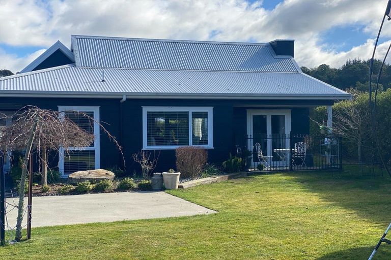 Photo of property in 62 Montgomery Crescent, Kinloch, Taupo, 3377