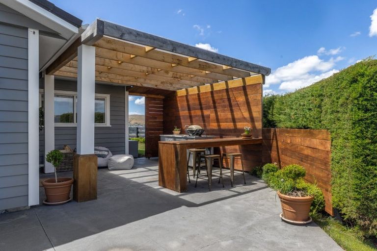 Photo of property in 9 Baxters Rise, Aotea, Porirua, 5024