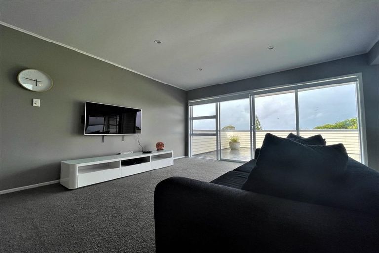 Photo of property in 21 Seon Place, Birkdale, Auckland, 0626