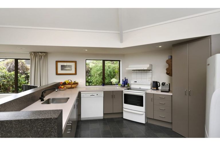 Photo of property in 21 Farnham Drive, Richmond, 7020