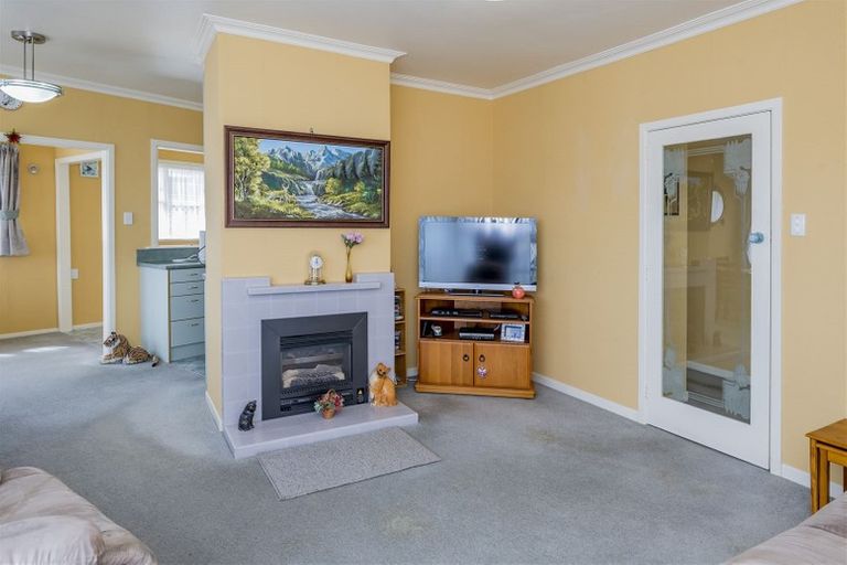 Photo of property in 591 Queen Street East, Levin, 5510