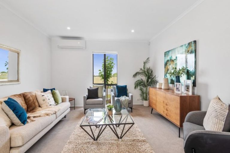 Photo of property in 94 Te Napi Drive, Takanini, 2112