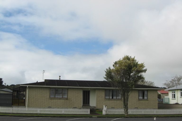 Photo of property in 18 Domett Street, Waitara, 4320