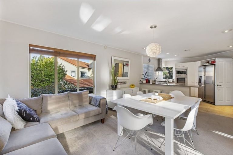 Photo of property in 12 Cashel Place, Torbay, Auckland, 0630