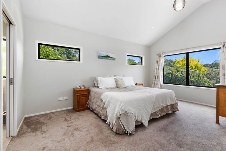 Photo of property in 132 Motu Road, Kumeu, 0891