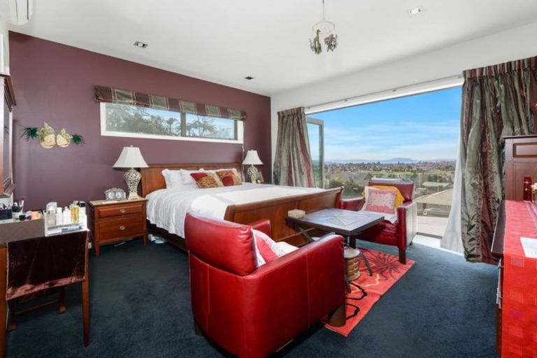 Photo of property in 12 Linden Place, Matipo Heights, Rotorua, 3015