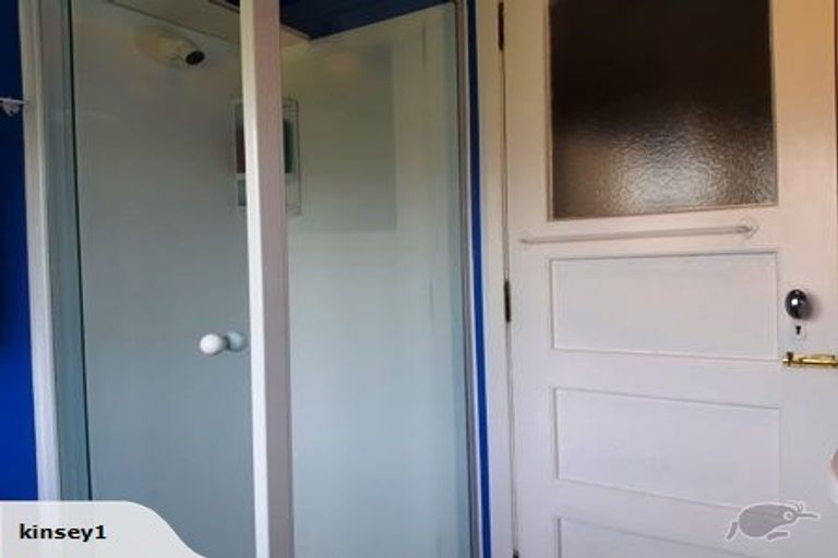 Photo of property in 32 Durham Crescent, Fairfield, Lower Hutt, 5011