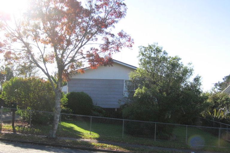 Photo of property in 12 Aspiring Avenue, Clover Park, Auckland, 2019