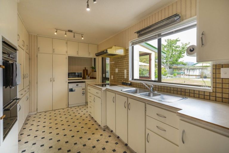 Photo of property in 51 Andrew Street, Waikanae, 5036