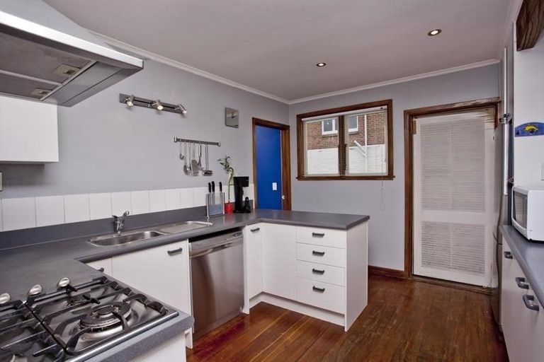 Photo of property in 37 Huka Road, Birkenhead, Auckland, 0626