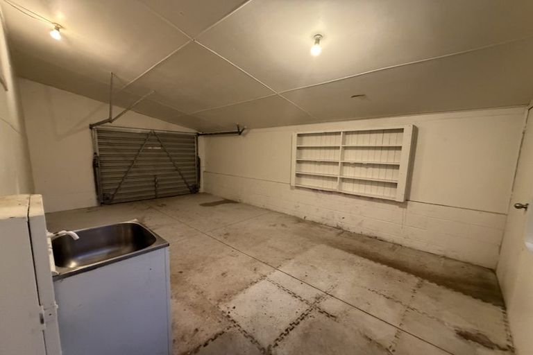 Photo of property in 69 Redoubt Road, Goodwood Heights, Auckland, 2105