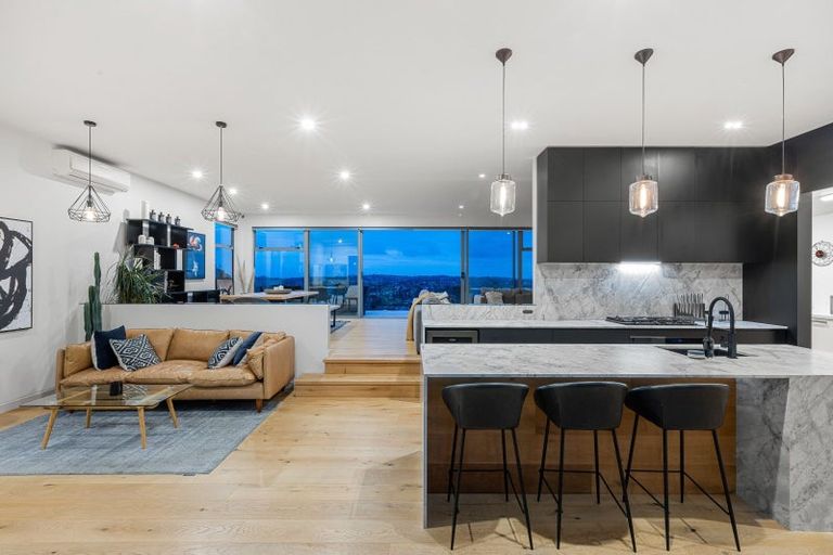 Photo of property in 1 Te Kawau Pass, Greenhithe, Auckland, 0632