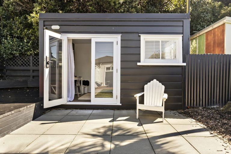 Photo of property in 36 Derwent Street, Island Bay, Wellington, 6023