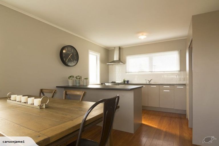 Photo of property in 2 Hikurangi Street, Te Atatu Peninsula, Auckland, 0610