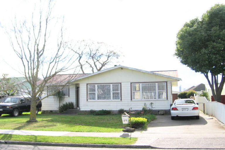 Photo of property in 27 Wyatt Avenue, Onekawa, Napier, 4110