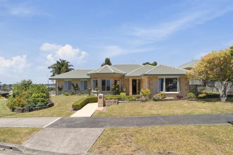 Photo of property in 2 San Fernando Way, Henderson, Auckland, 0612